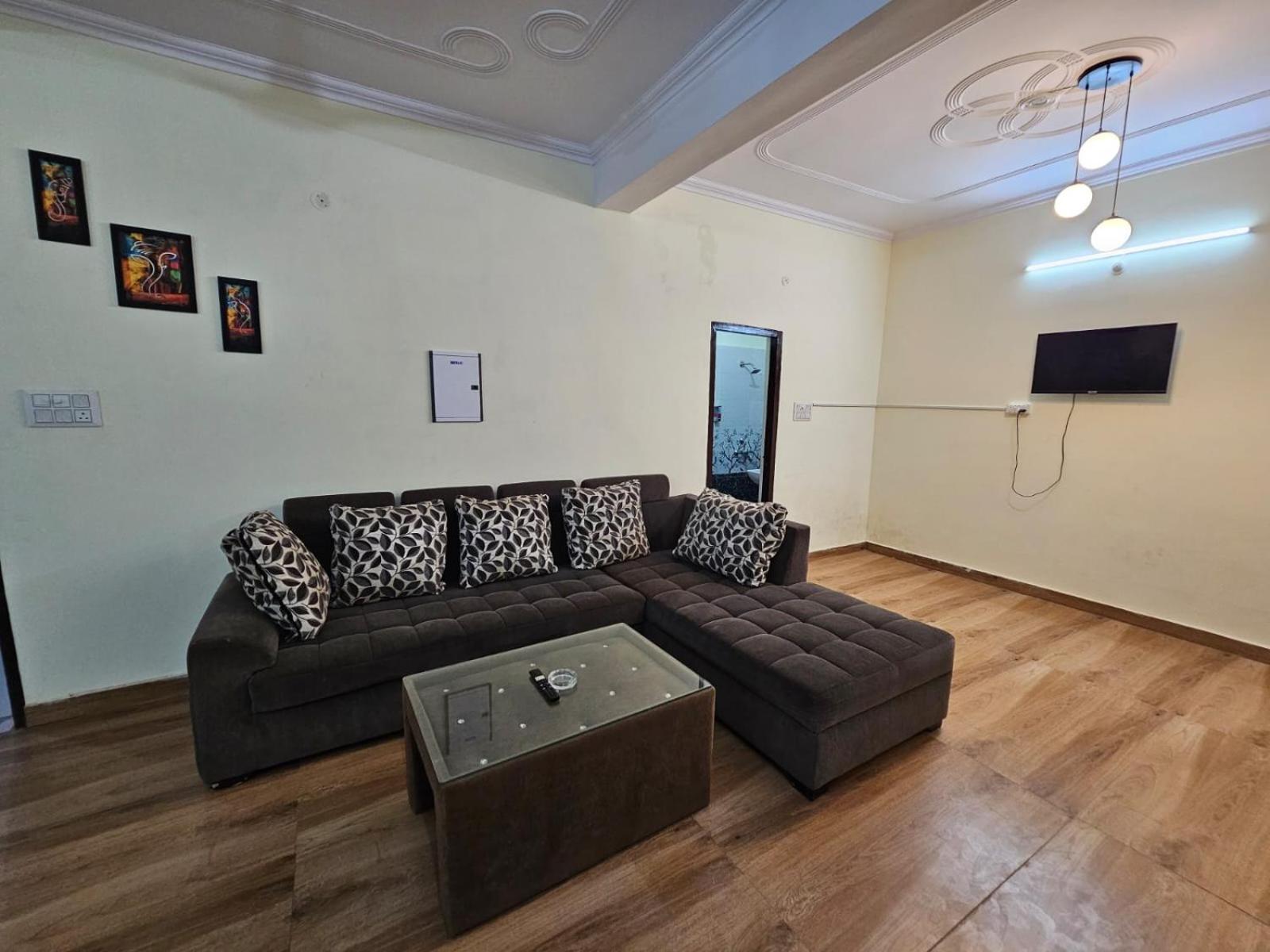 6 Bhk In Krishna Nagar Lko6bhk 401l&402r *