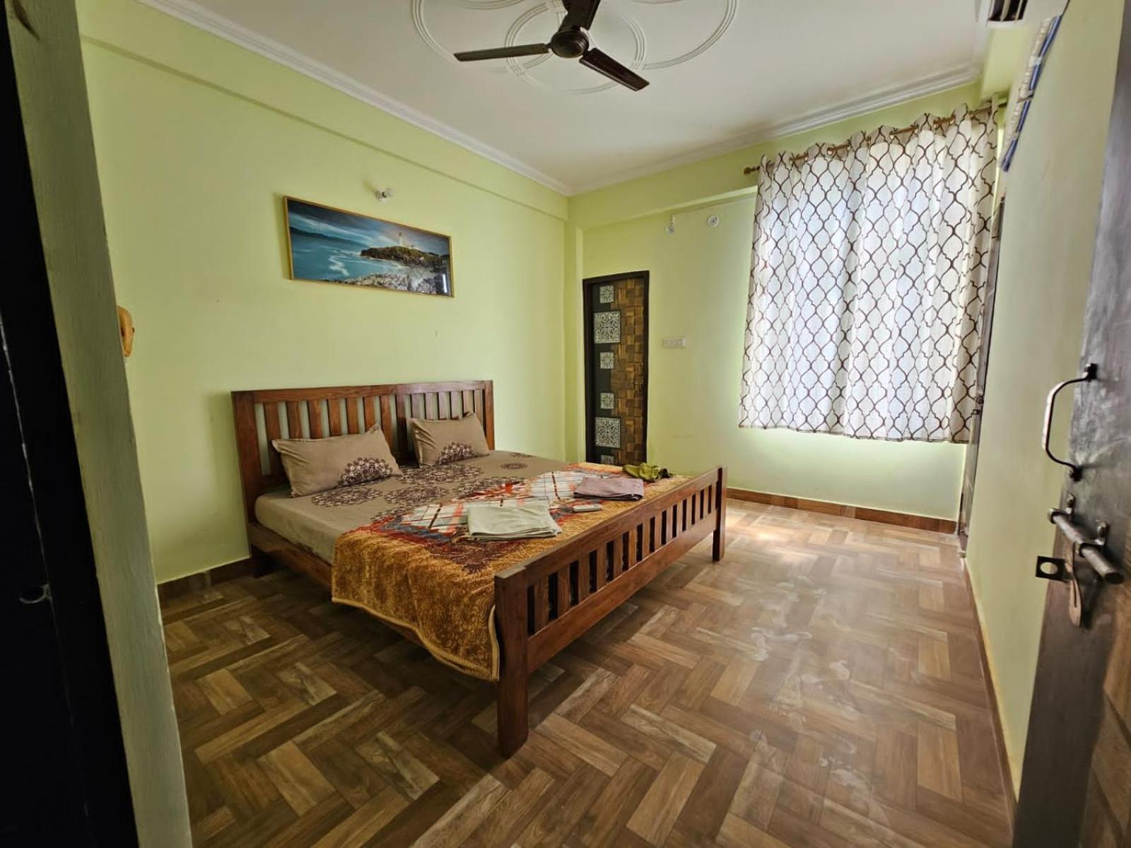 6 Bhk In Krishna Nagar Lko6bhk 401l&402r Apartment *