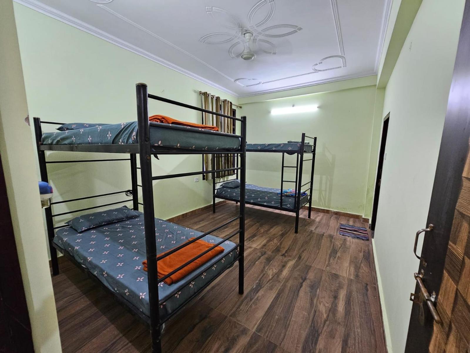 6 Bhk In Krishna Nagar Lko6bhk 401l&402r